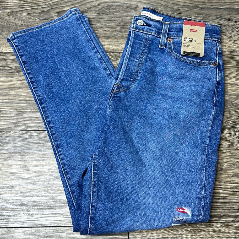 Levi’s Women’s High-Rise Wedgie Straight Leg Jeans Size 30